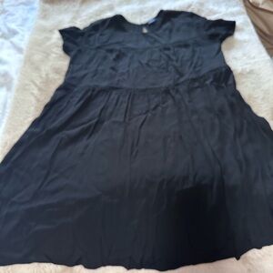 Lira Black V-Neck Short Sleeve Dress L